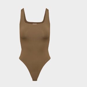 Babaton Contour Square Neck Bodysuit